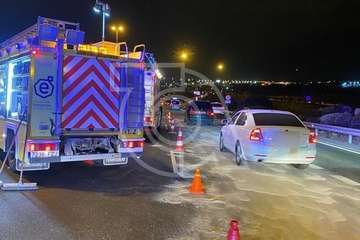 El motor de un vehículo sale despedido en un aparatoso accidente en la GC-1, a la altura de Telde/TA.